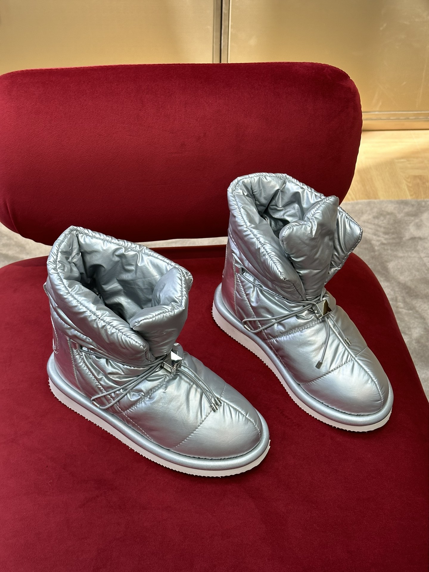 Va1e*ntin0 boots(eu35-42)