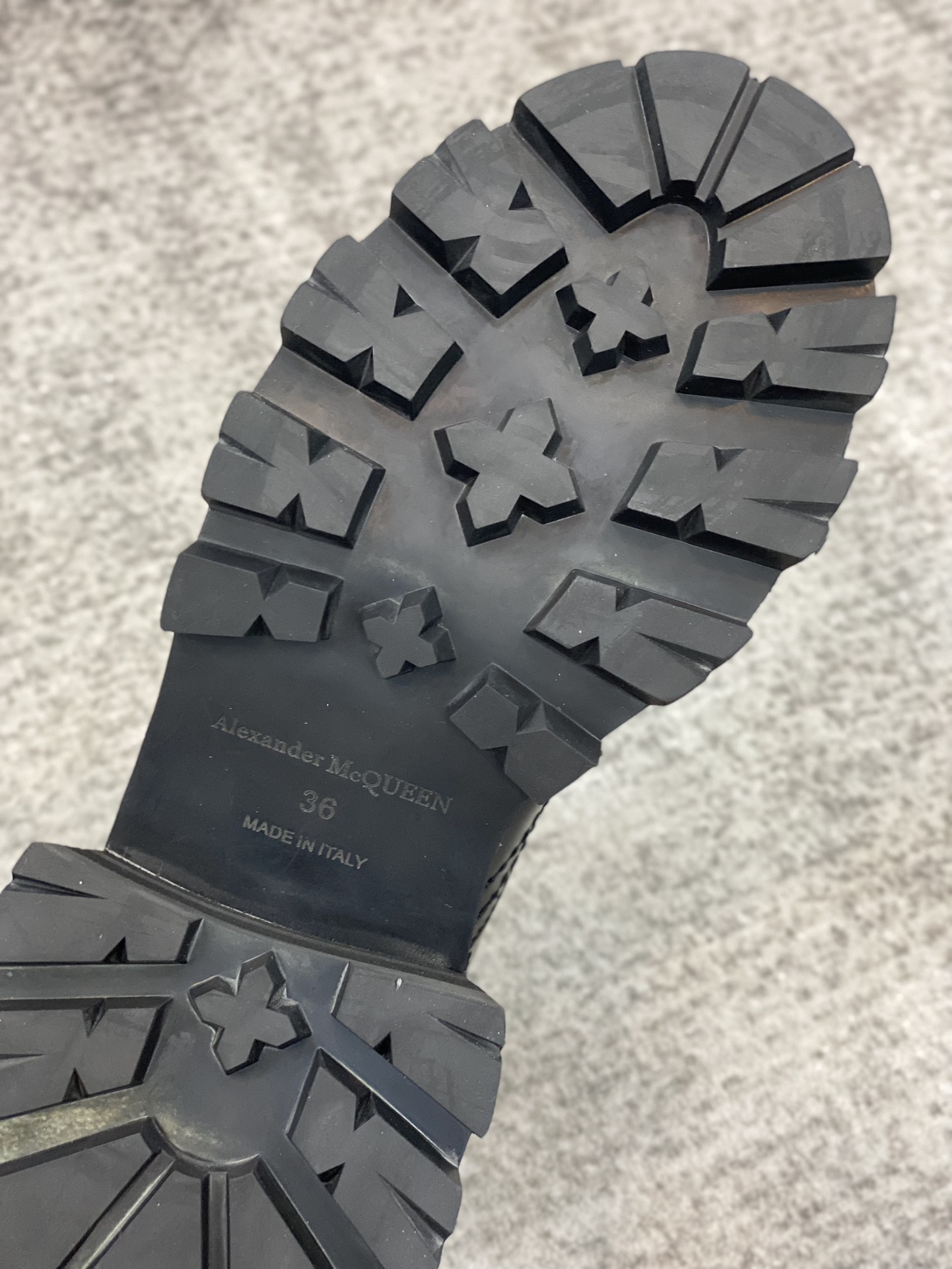 A1exa*der m*q*en boots