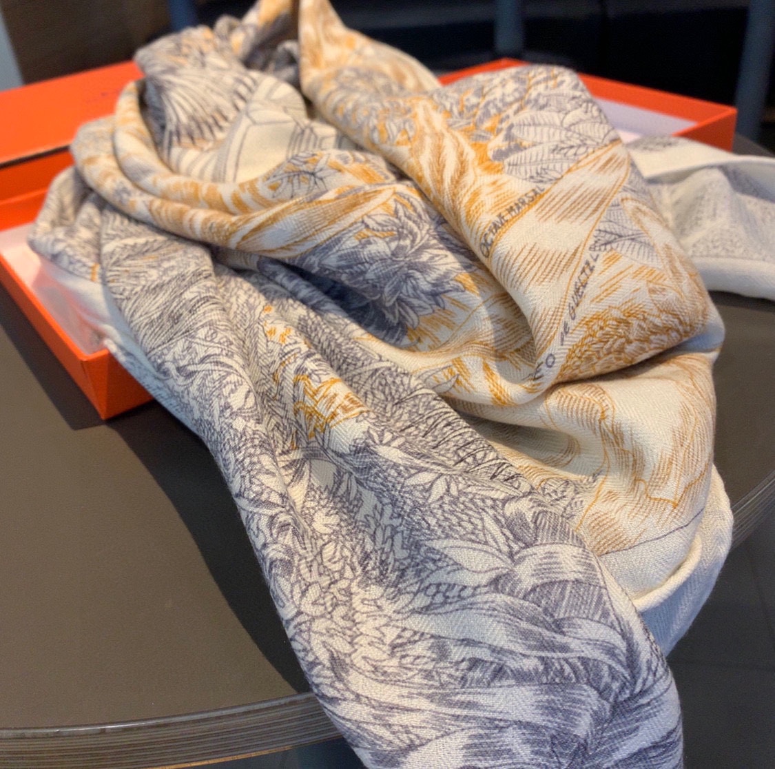 H**mes square towel-140*140cm