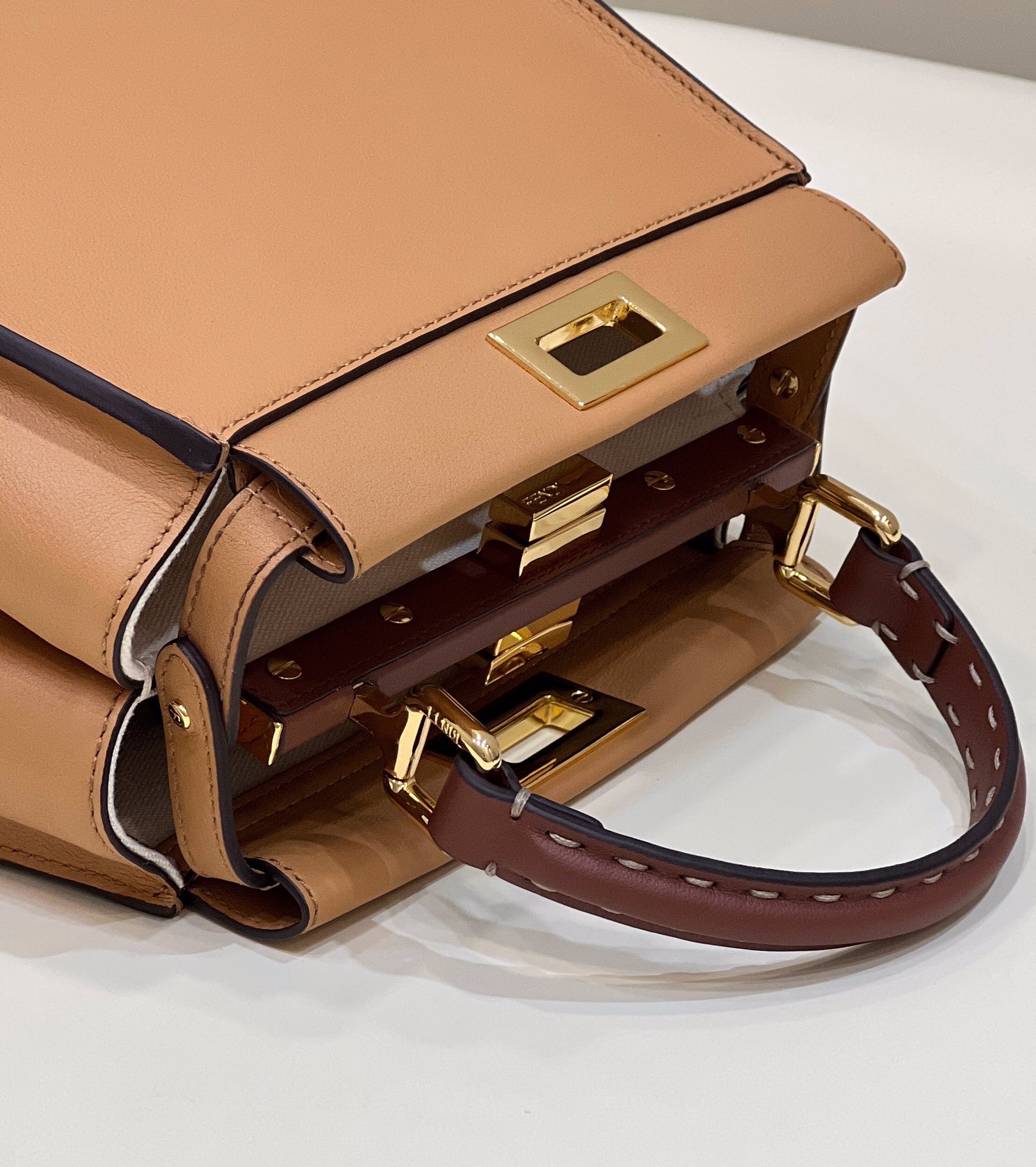 F**di peekabootote-24×7×19cm