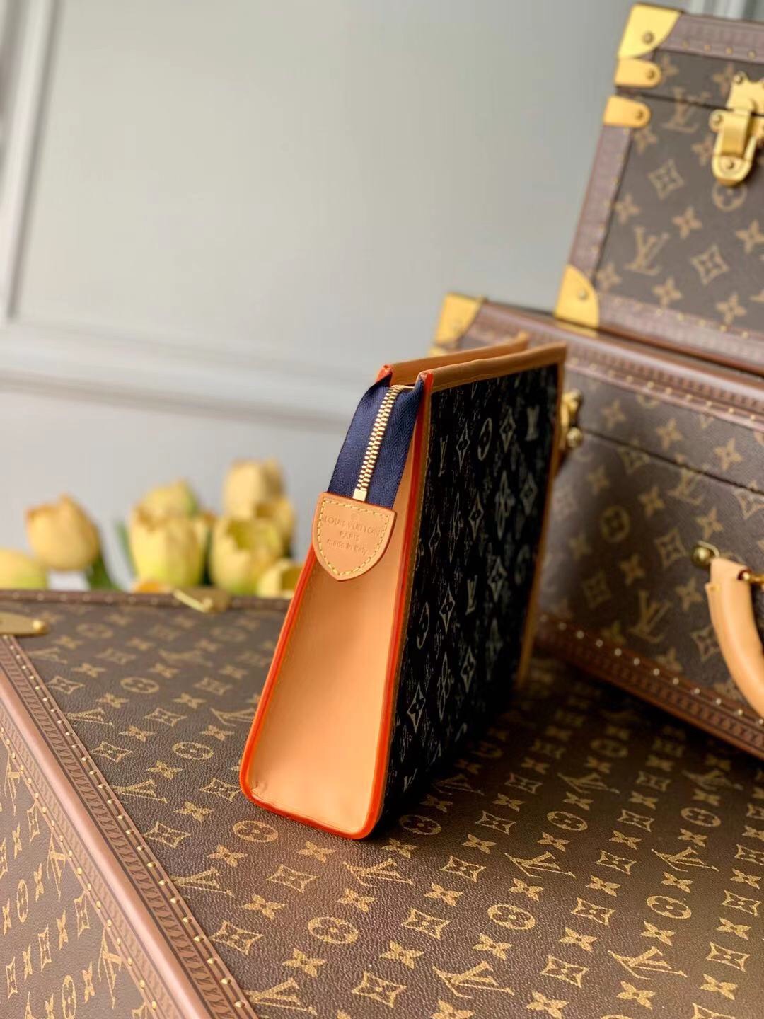 l0*is V*t0n since 1854 toilet pouch xl-26*20*5cm