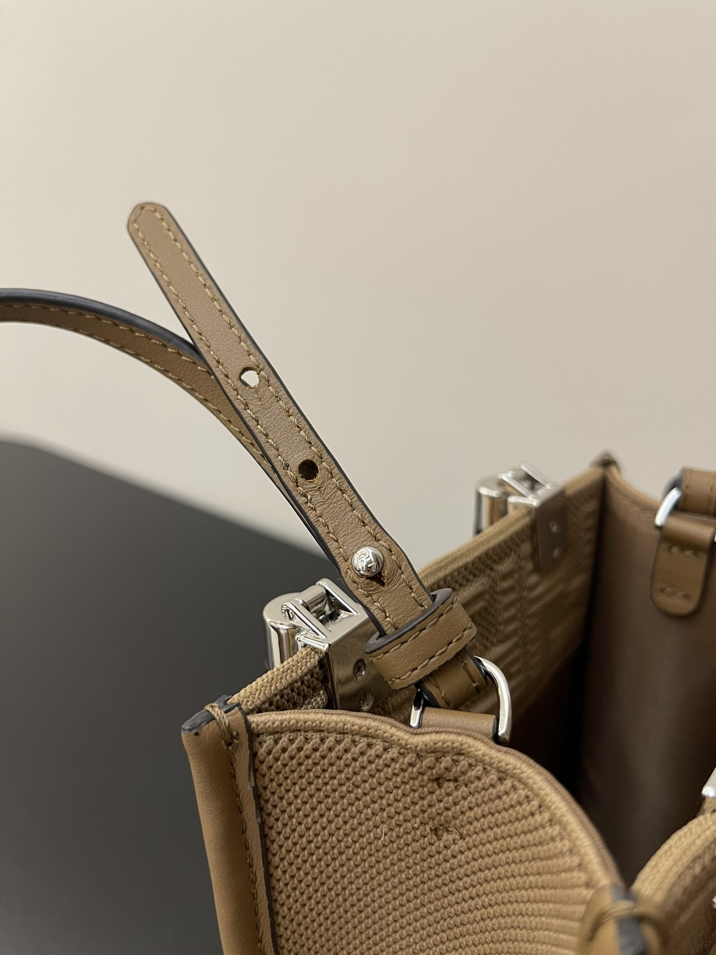 F**di sunshine mini tote -13x6.5x18cm