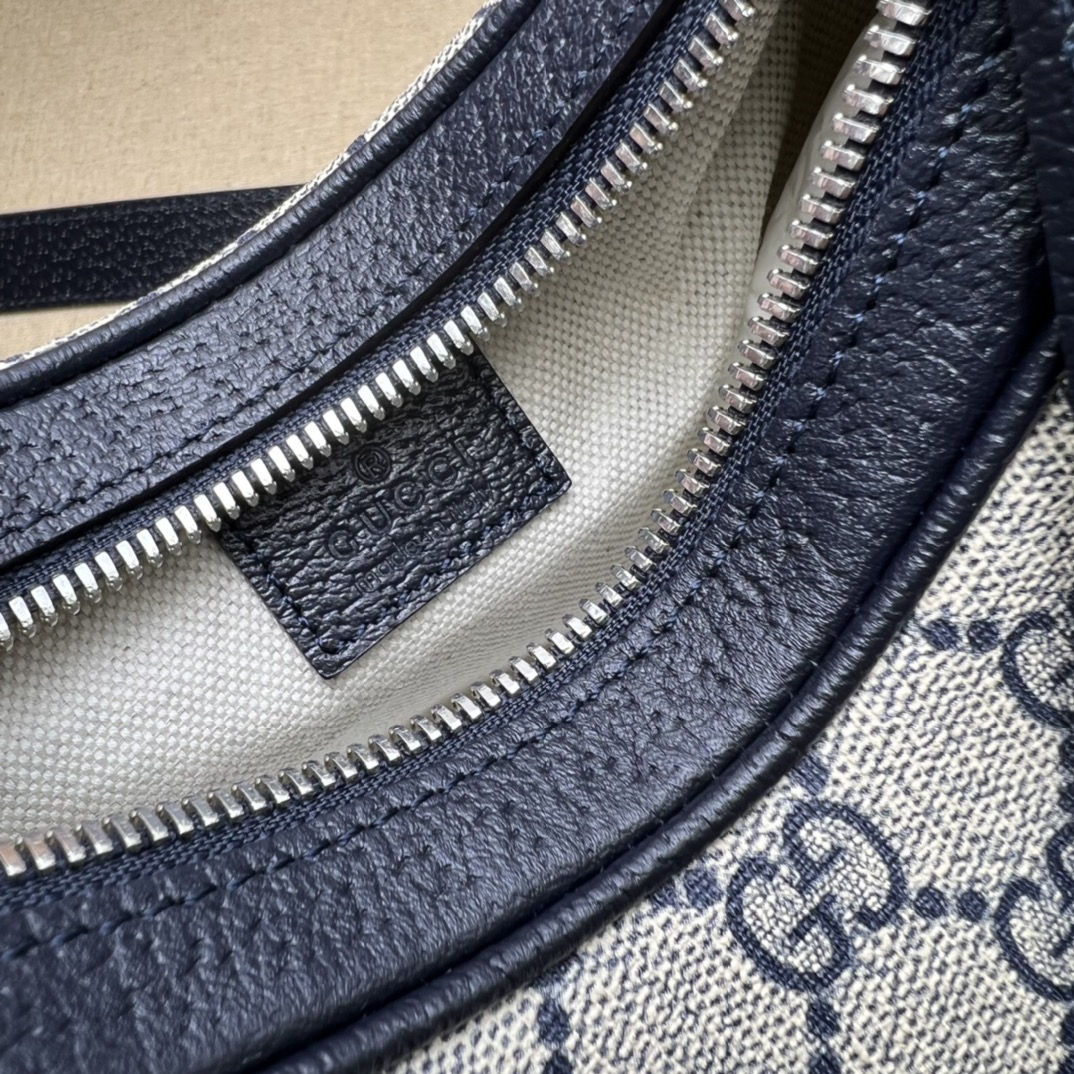 G*u*i attache small shoulder bag-23*22*5cm