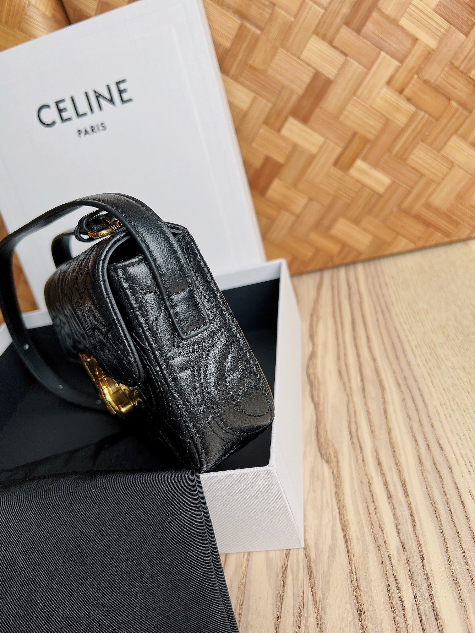 Ce**e quilted lambtriomphe bag-20 x 10 x 4cm