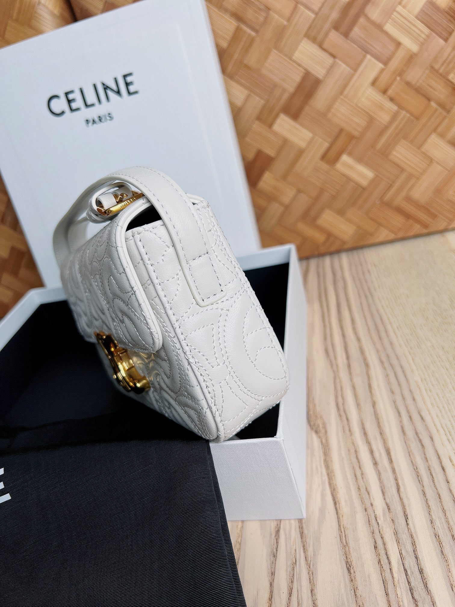 Ce**e quilted lambtriomphe bag-20 x 10 x 4cm