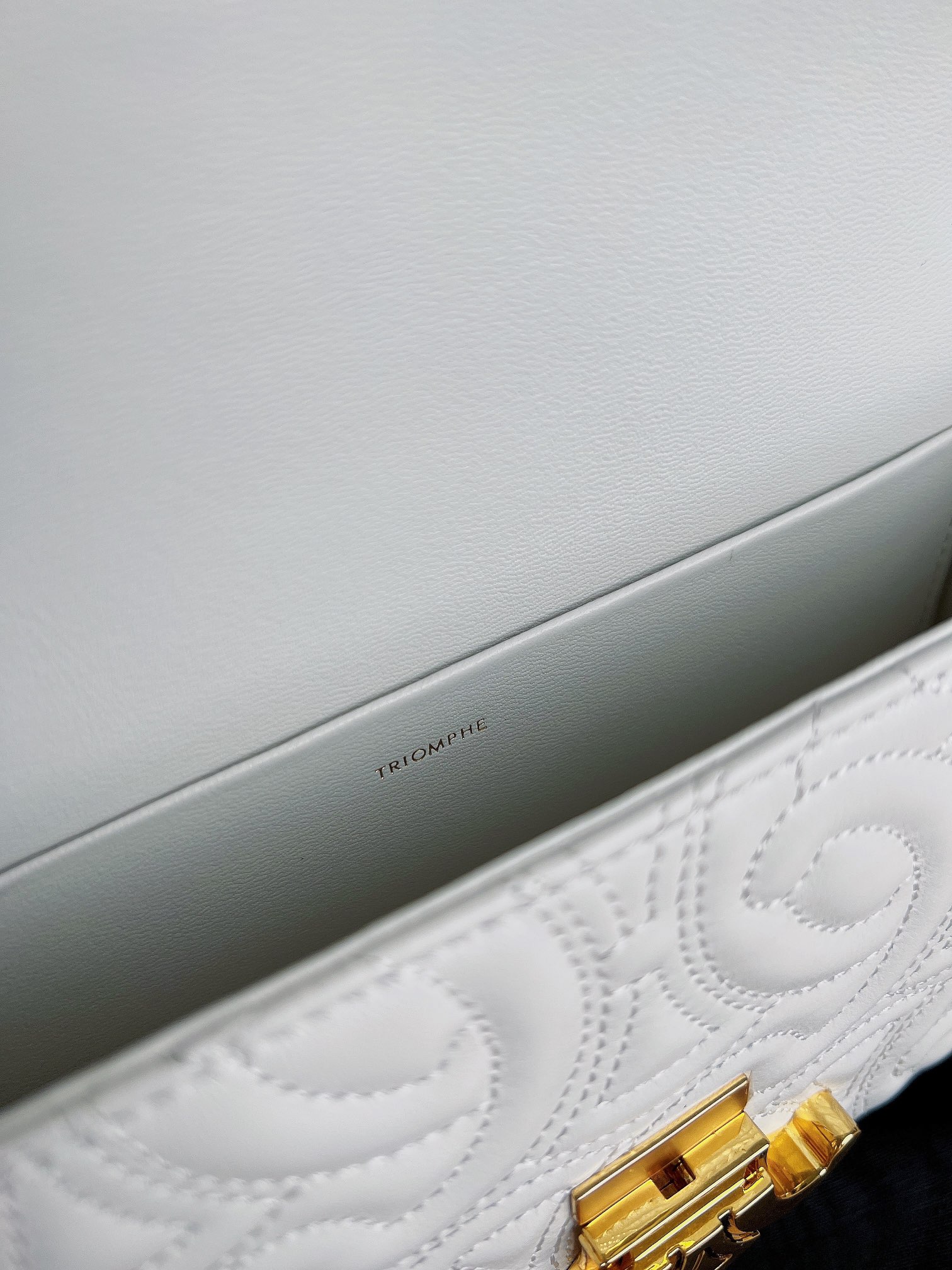 Ce**e quilted lambtriomphe bag-20 x 10 x 4cm