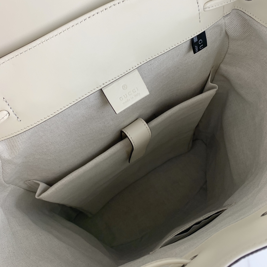 G*u*i gg embossed backpack-34*41*12