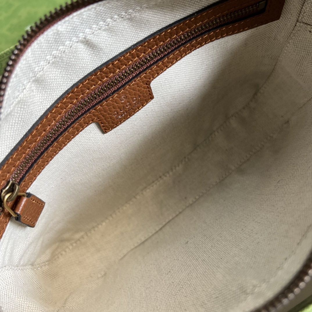 g*u*i vintage gg S*p*e-24.5x 16x 4.5cm