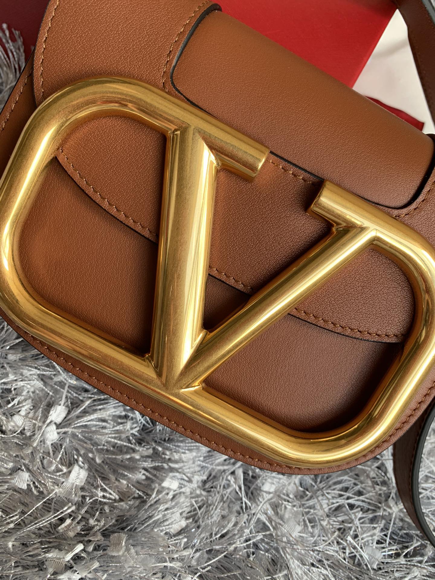 Va1e*ntin0 garavani s*pervee handbags-18*8*15cm