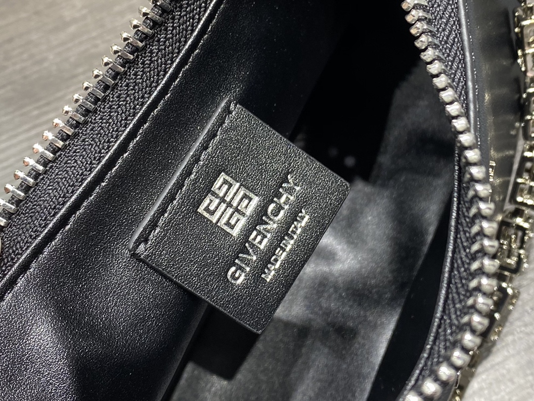 G1uenchy moon cut hobo-25x7x12cm