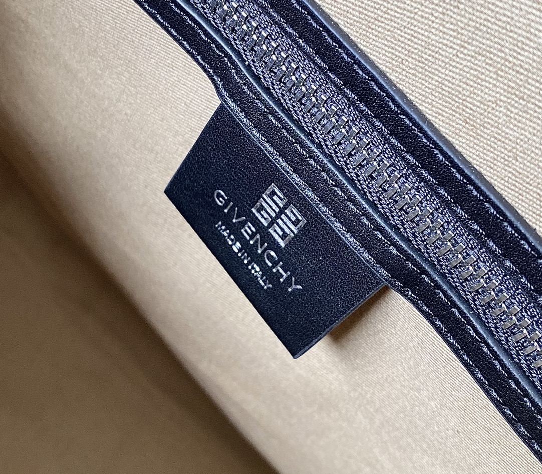 G1uenchy antigona sport -41*9*31cm