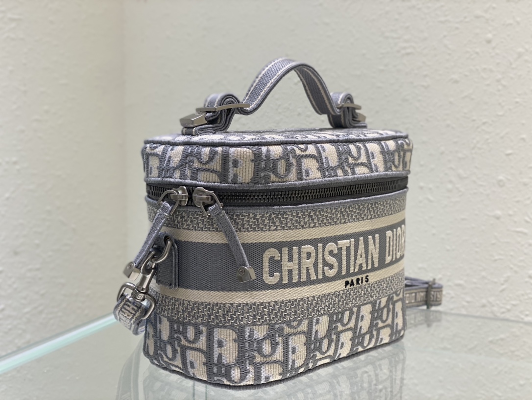 D*or cosmetic bag-18*.5*13*10.5cm