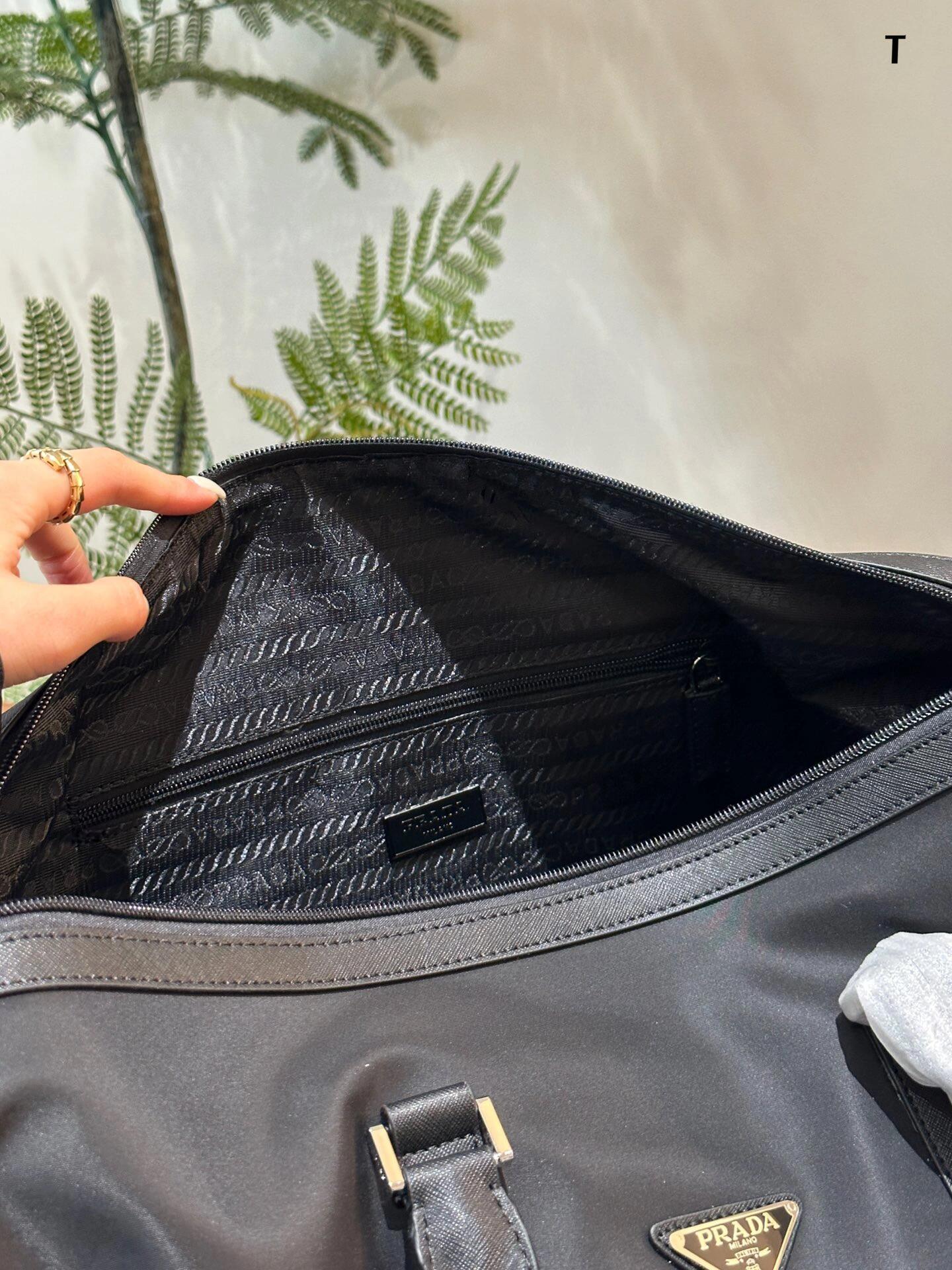 Pra*a travel bag-48*26*16.5cm