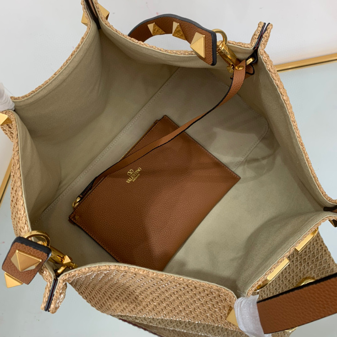 Va1e*ntin0 garavani studsign-35*25*17cm