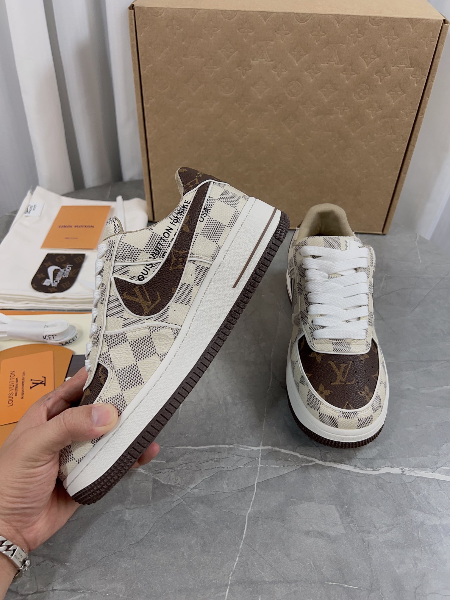 l0vis Vvtt0n sneaker