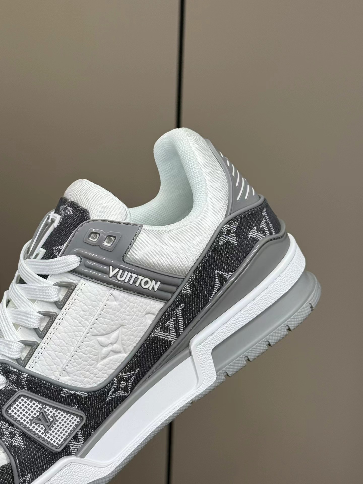 l0vis Vvtt0n trainer2(eu35-46)