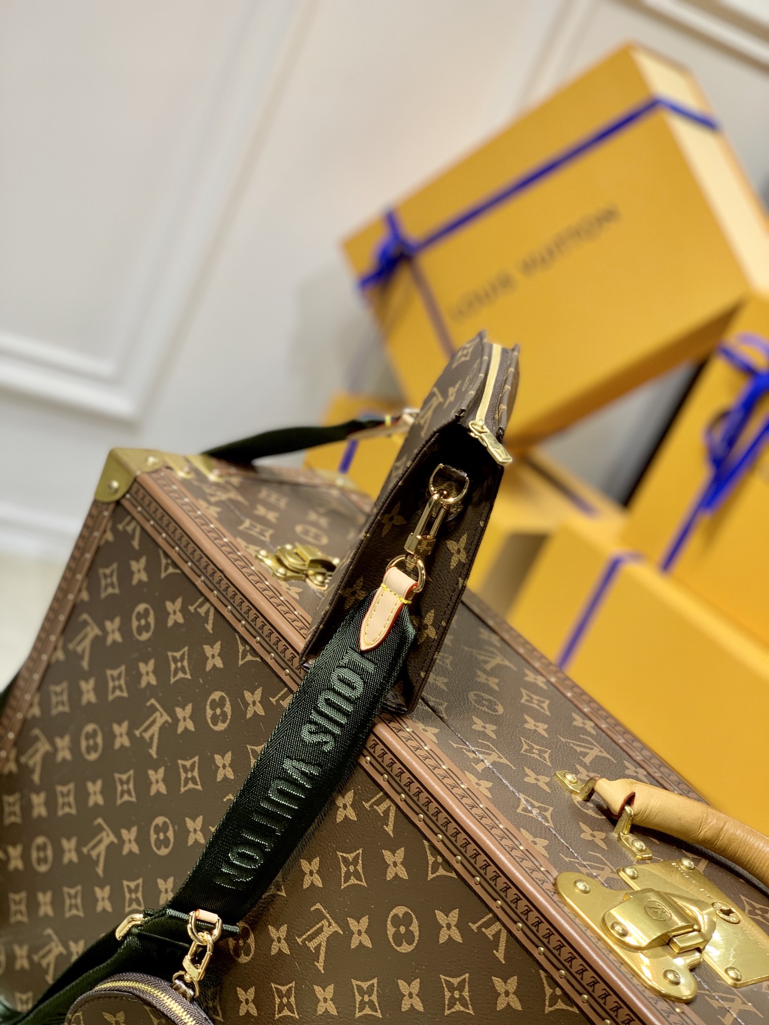 l0*is V*t0n m47546 toiletry handbags- 26-19.0x15.0x6cm