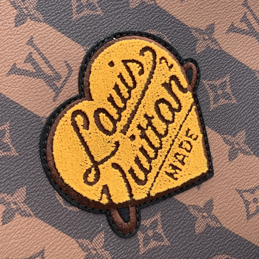 l0*is V*t0n sac plat-26.0 x 28.5 x 6cm