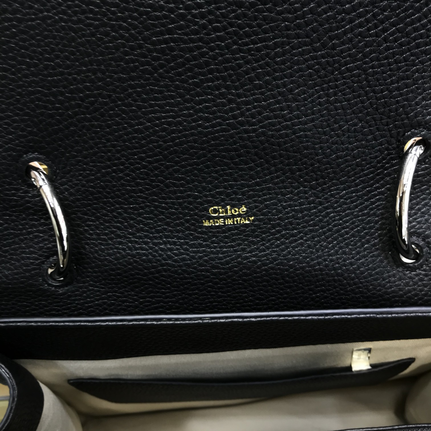 l0*is V*t0n surene bb-24*17*11cm