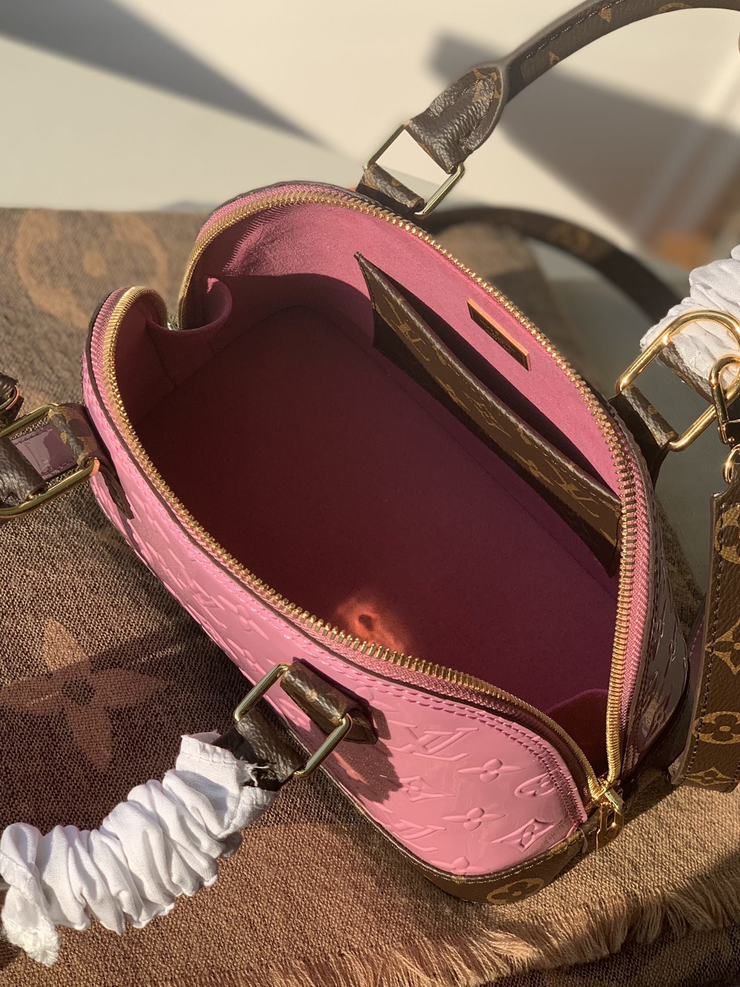 l0*is V*t0n alma bb-25*19*12cm