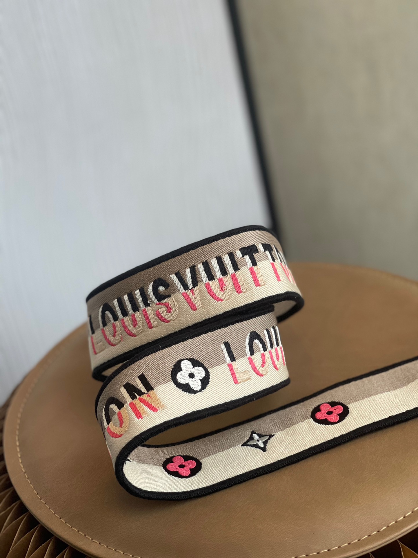 l0*is V*t0n alma bb-25*19*12cm