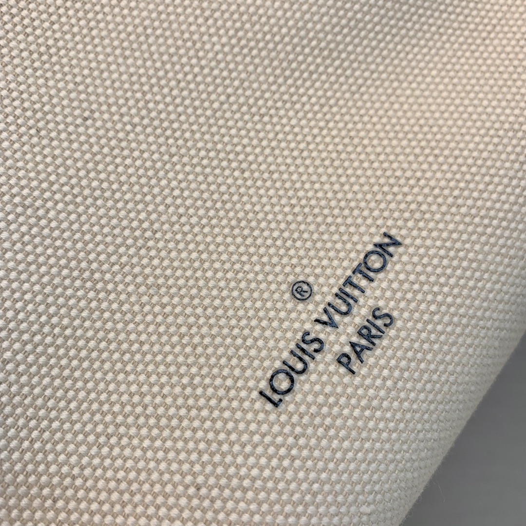 l0*is V*t0n on my side tote bag-25*20*12cm