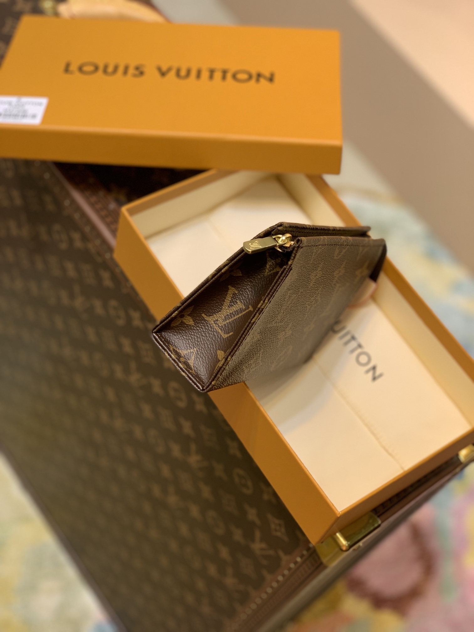 l0*is V*t0n toiletry pouch -15*10*4.5cm