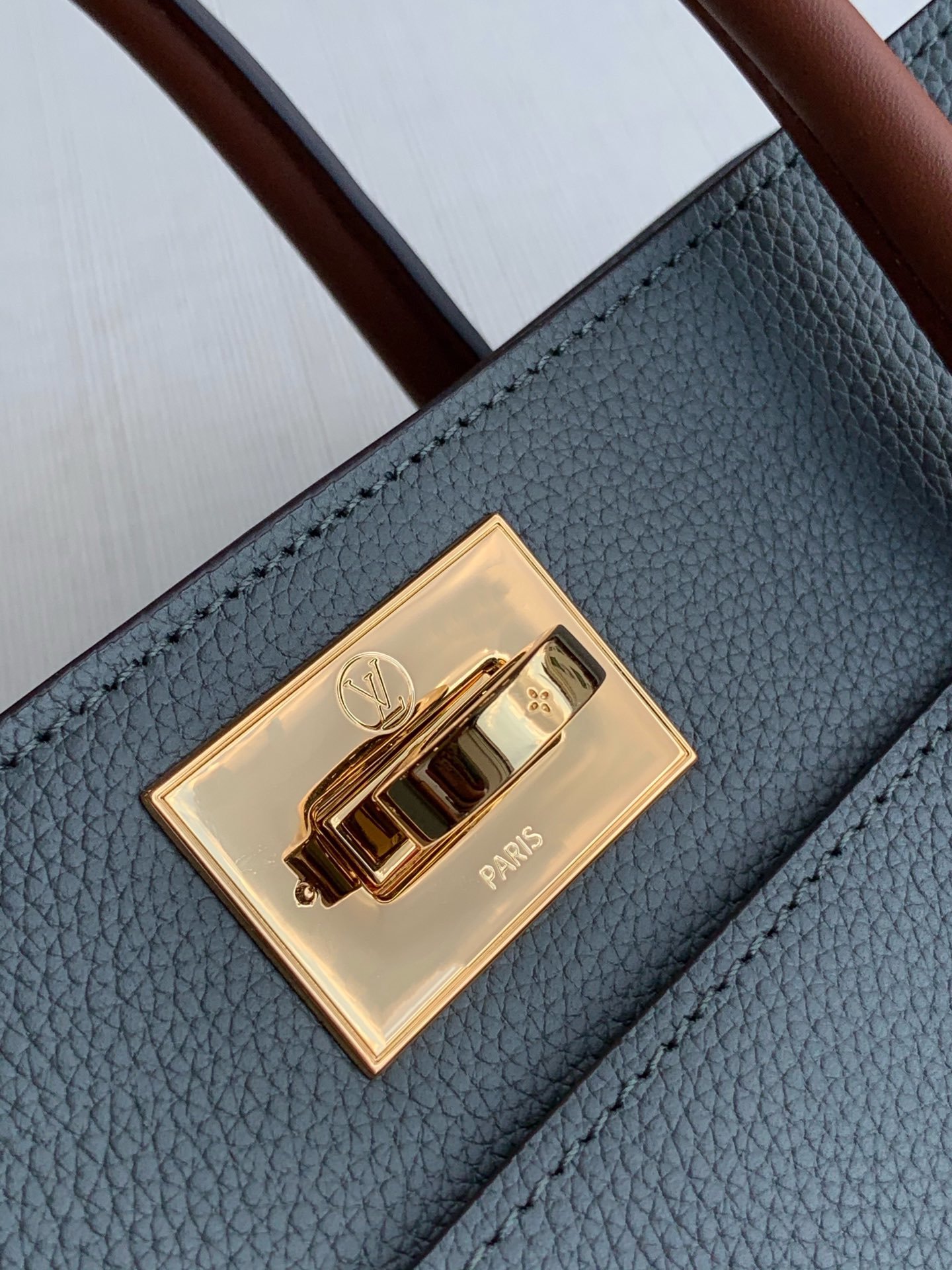 l0*is V*t0n on my side tote bag-31*25*14cm