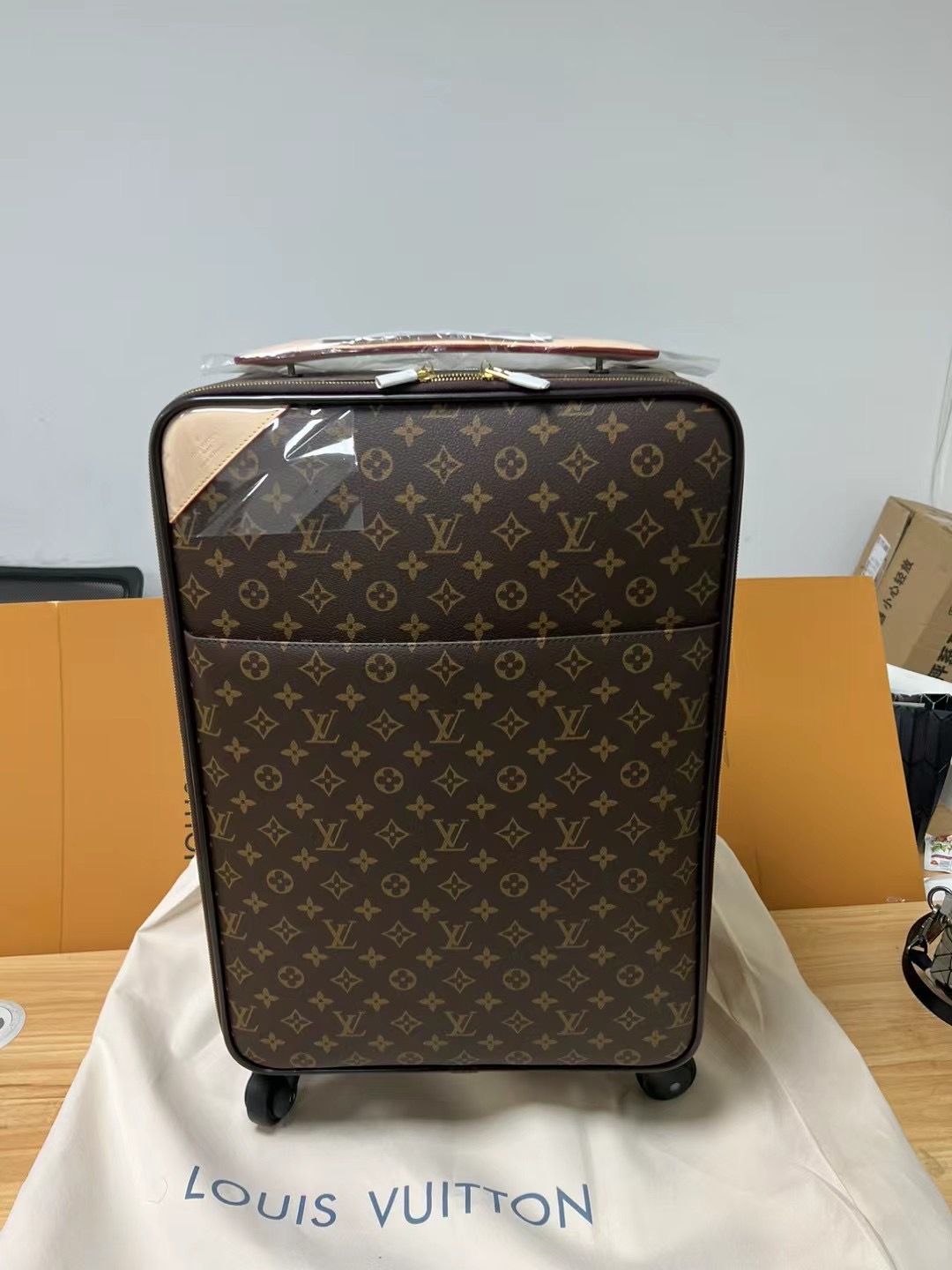 l0*is V*t0n horizon 55-‭38*55*21cm