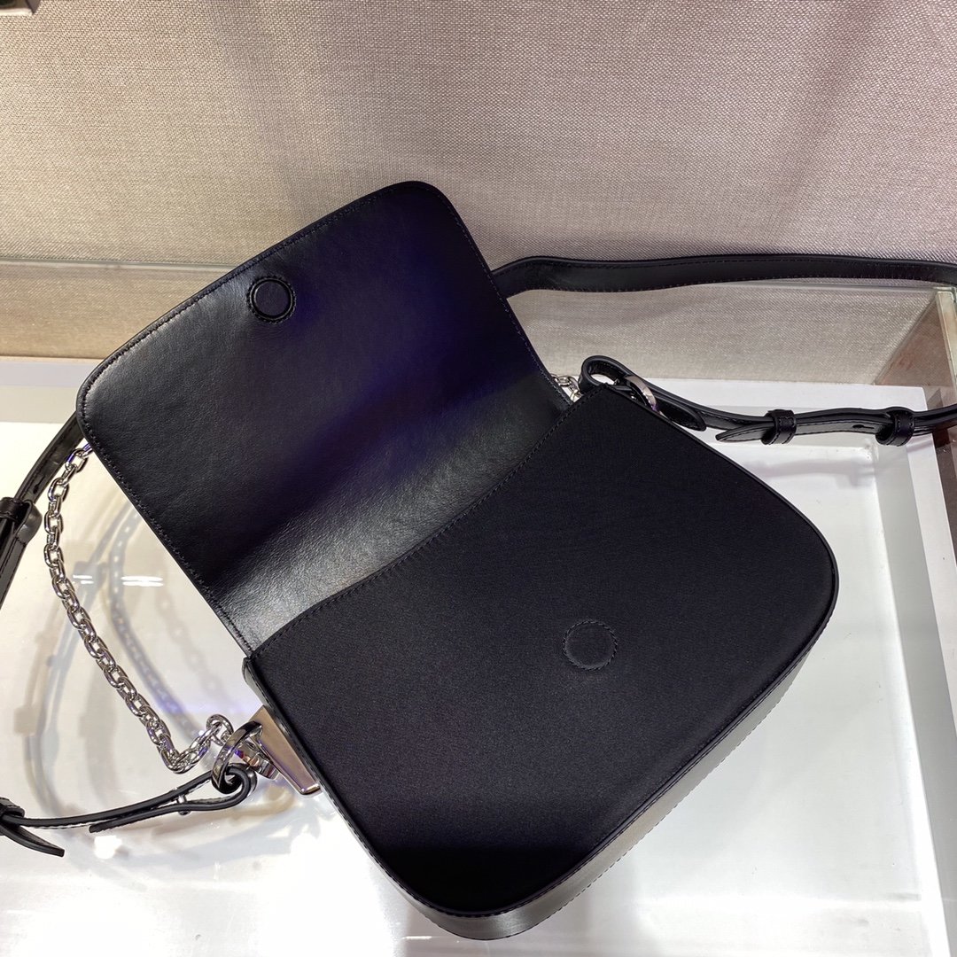 Pra*a chain bag 1bh171-21*16*6.5cm