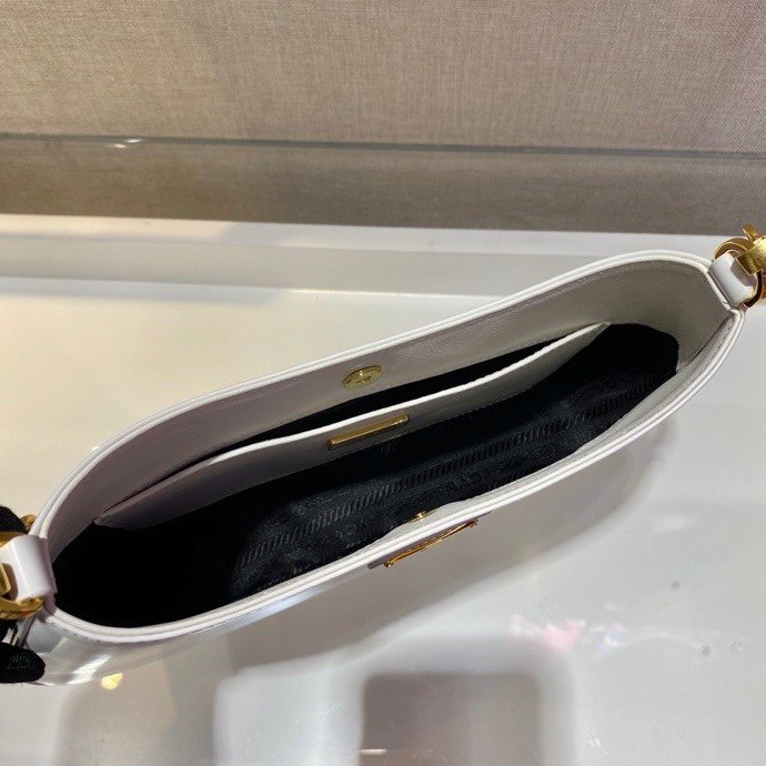 Pra*a vintage handbags1bc148-26*16*4cm