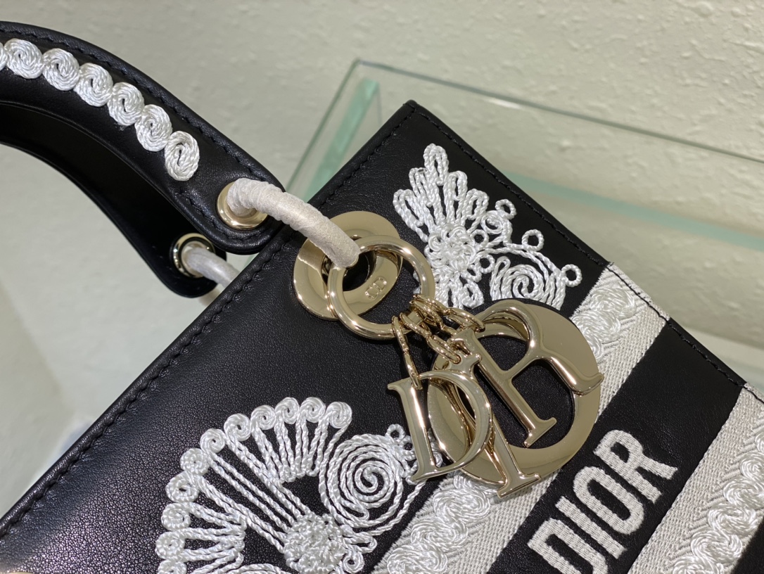 lady D*or handle bag-24cm