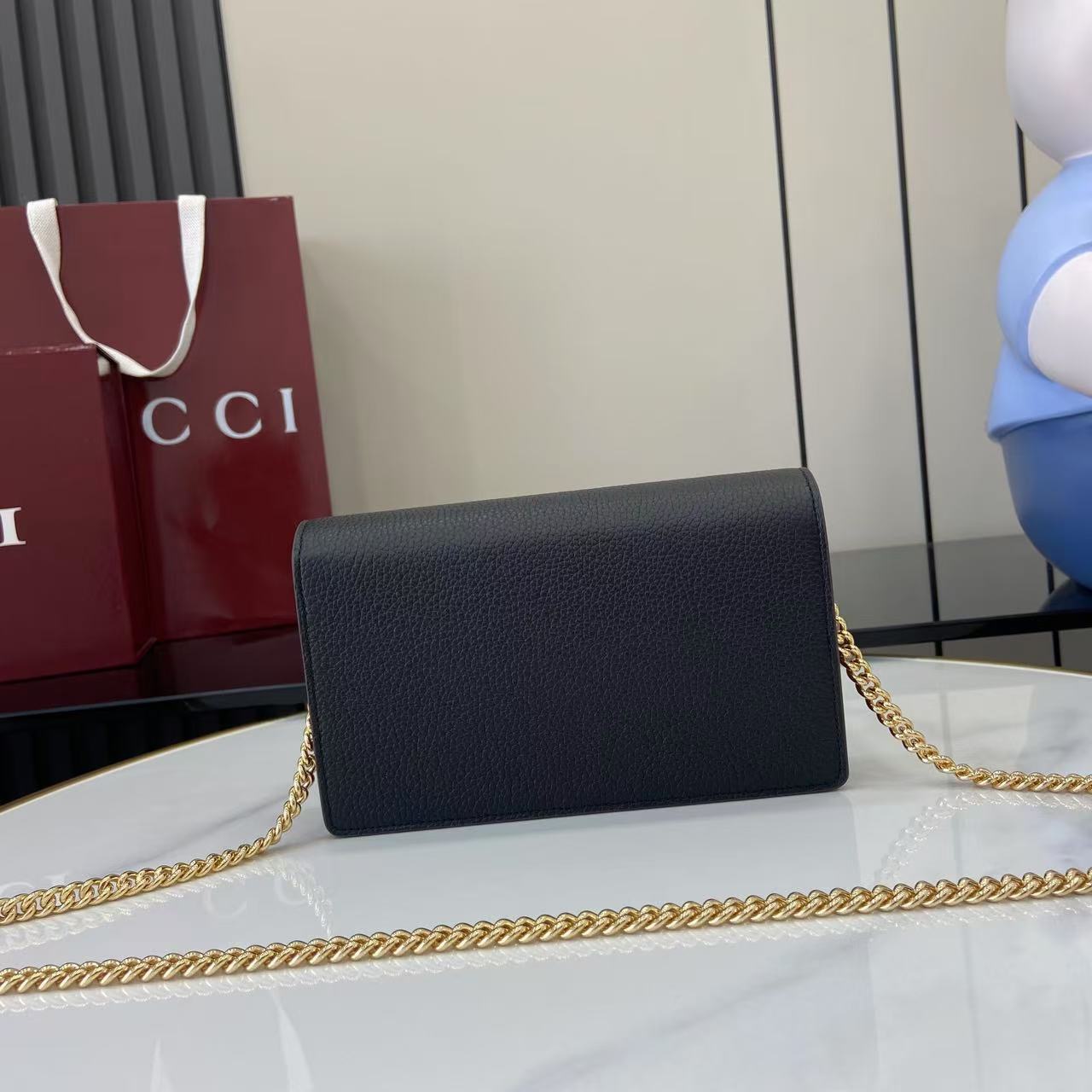 Gvc*1 wallet on chain in black leather-20*12.5*4cm