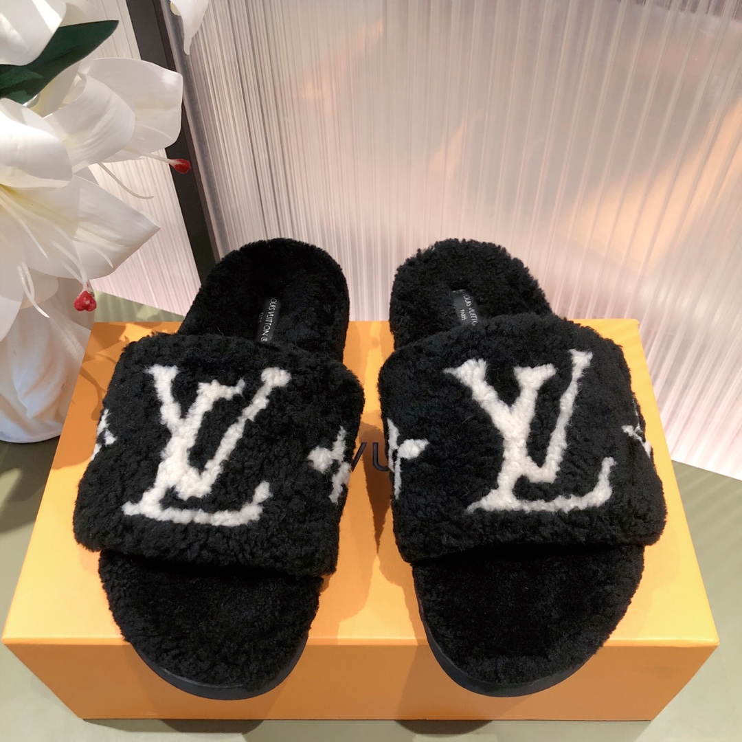 l0*is V*t0n slippers