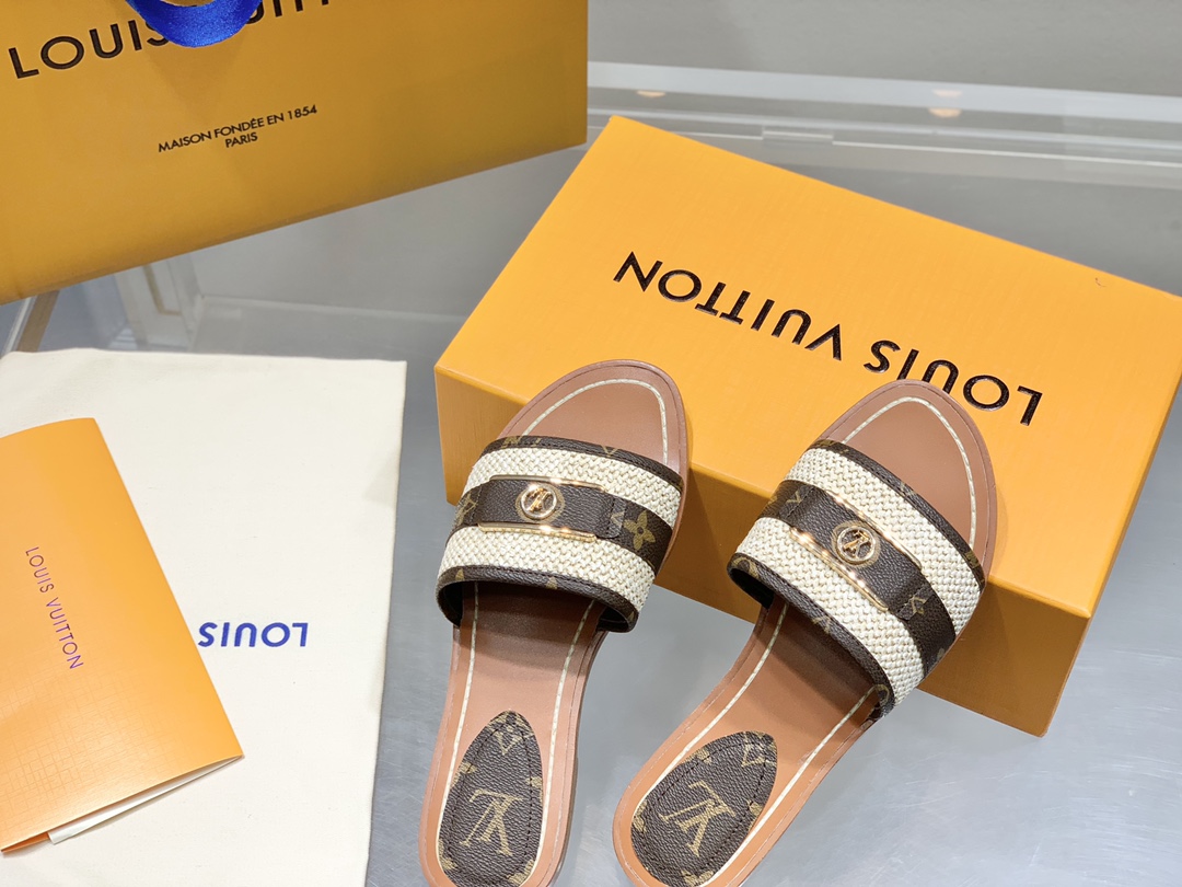 l0*is V*t0n slippers