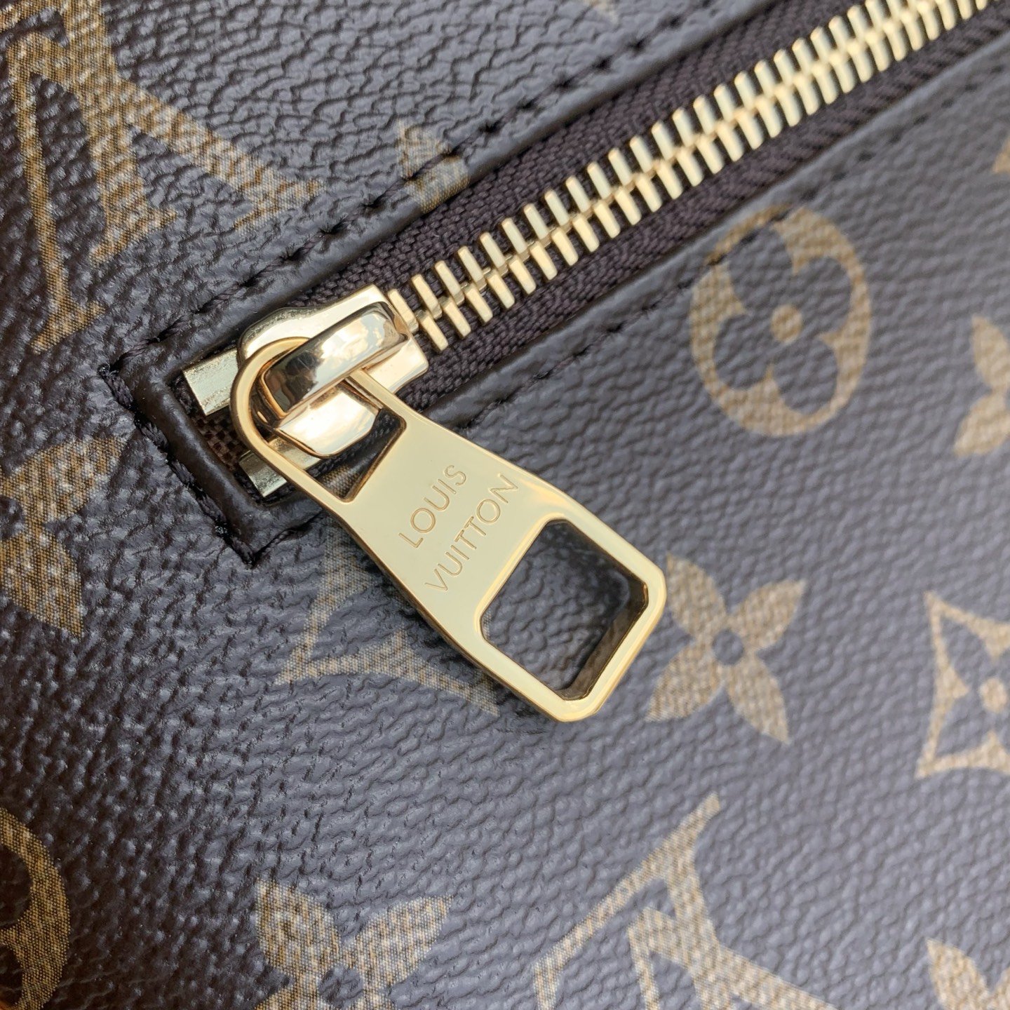Lou*is Vvtt0n Bastille PM Bag-23 x 27 x 8CM