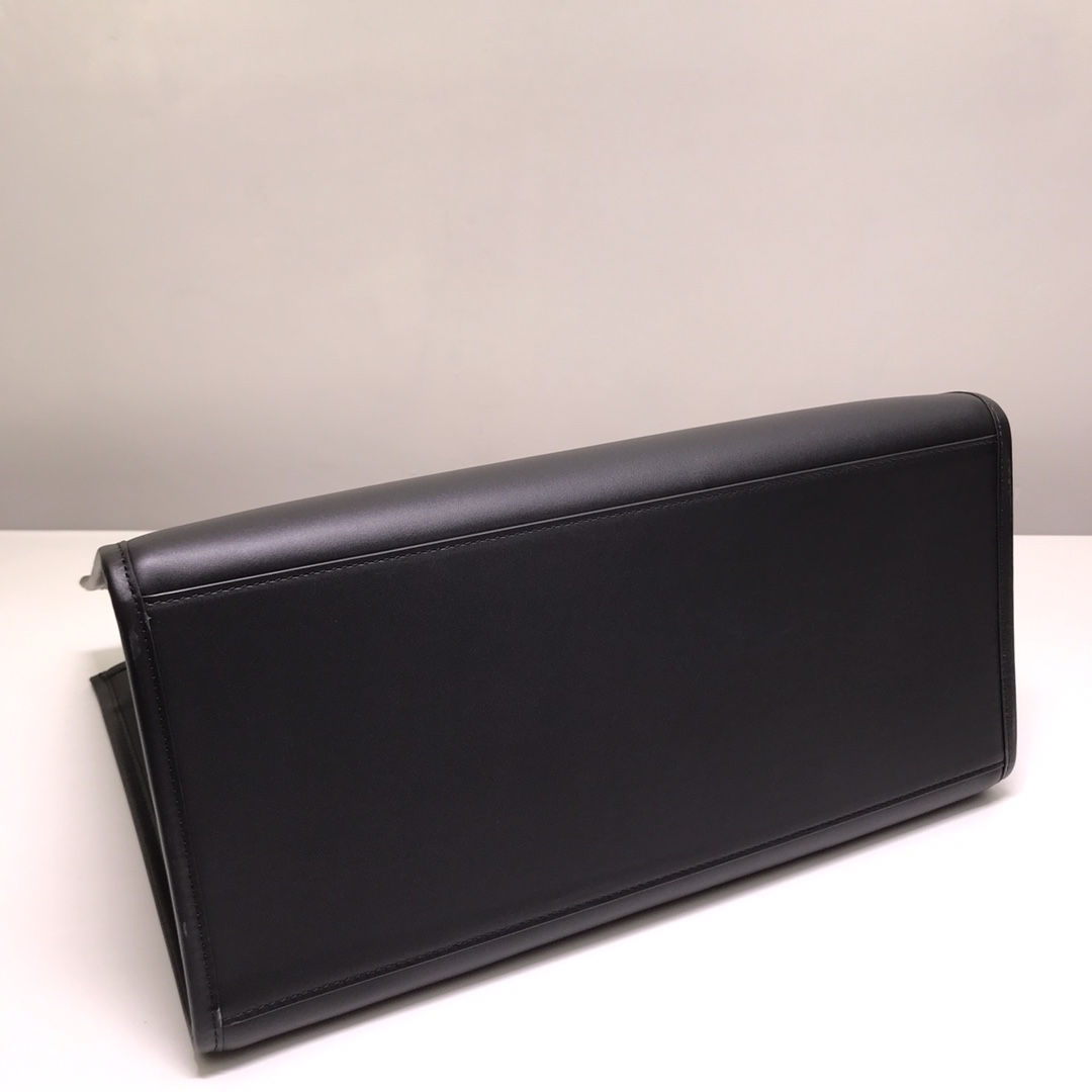 F**di tote-41x35x19cm