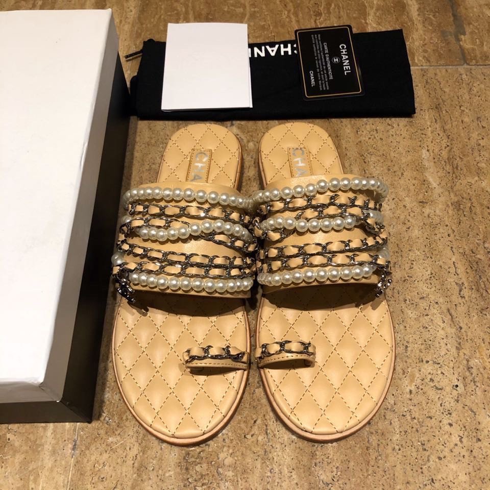 Ch@nel Slippers