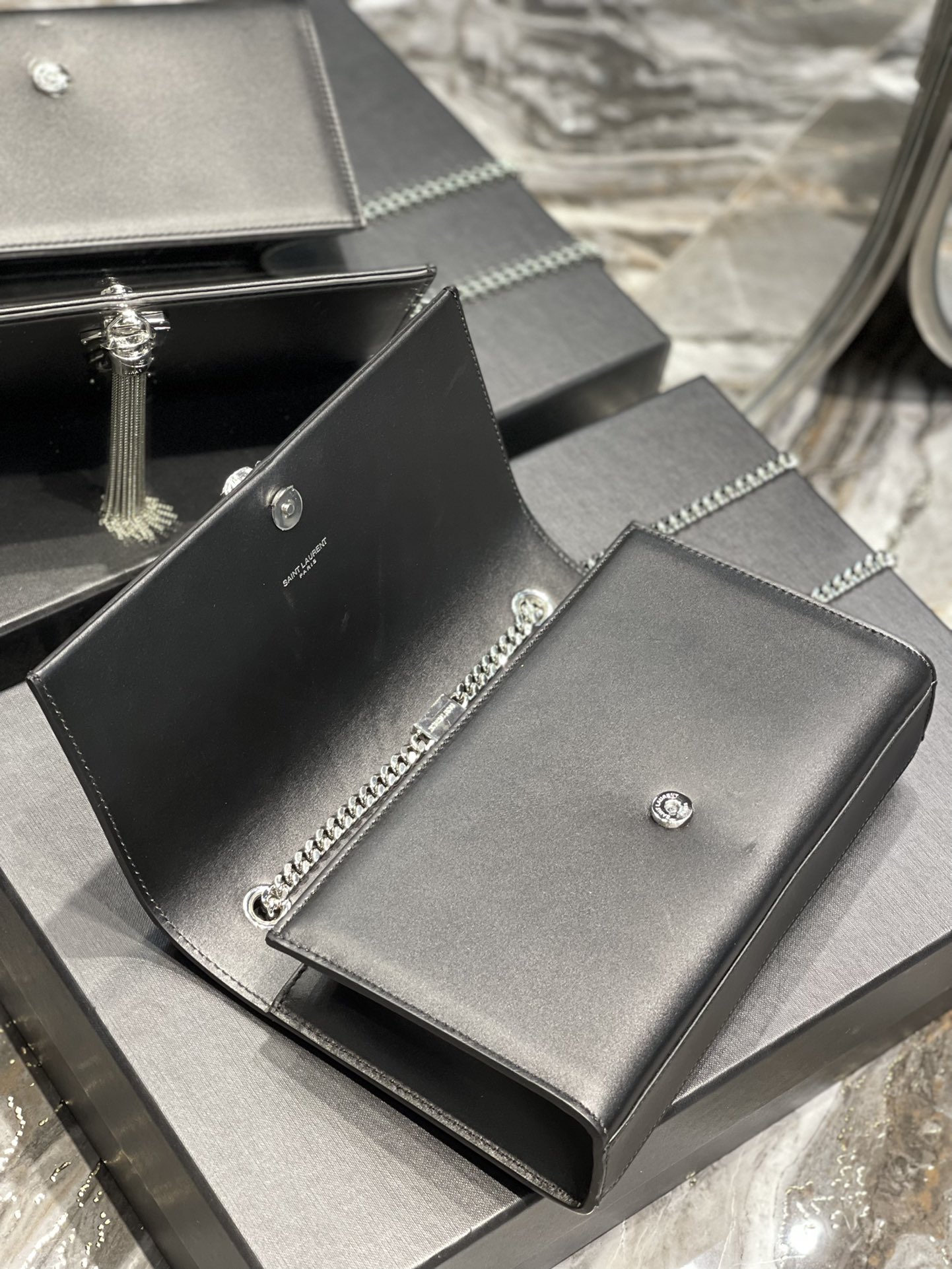 Y*L kate medium with tassle in smooth leather-24*14.5*5.5cm