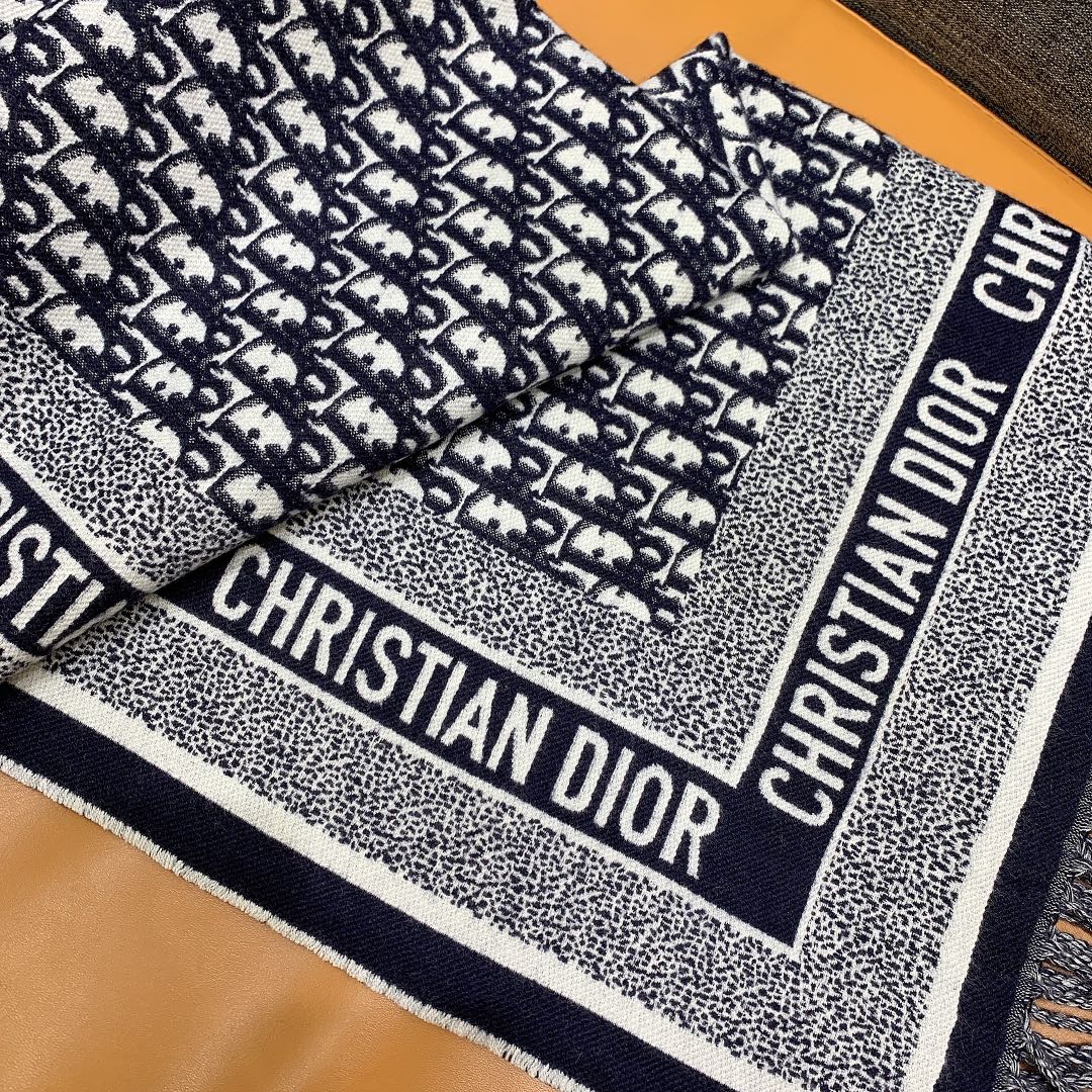 D*or printed shawl-140 x 140cm