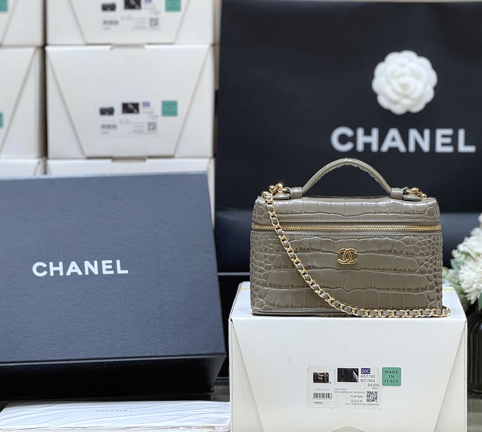 Chan*el Top Handle Long Vanity Case with Chain-14*19*5CM