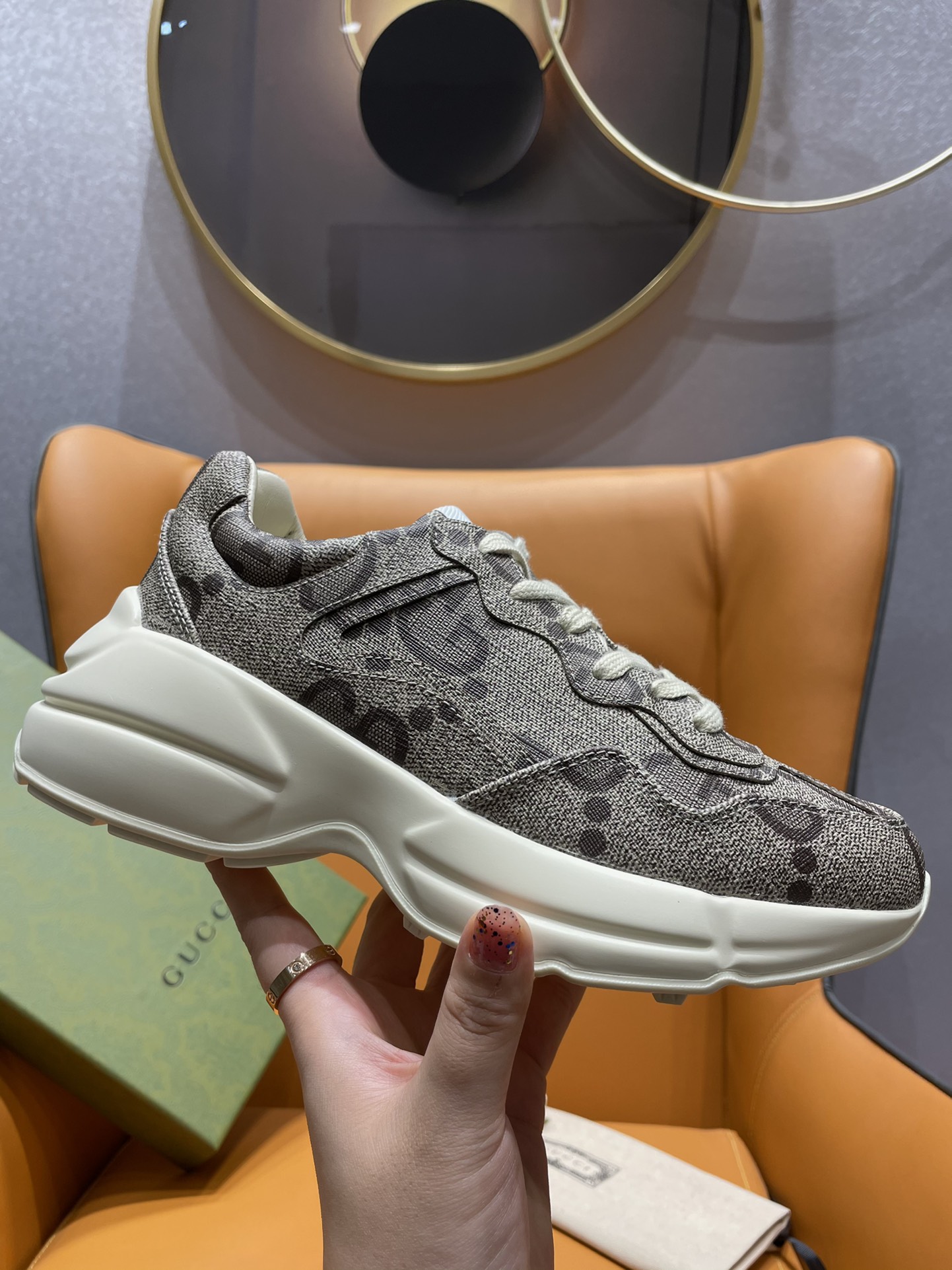 G*u*i rhyton leather sneaker