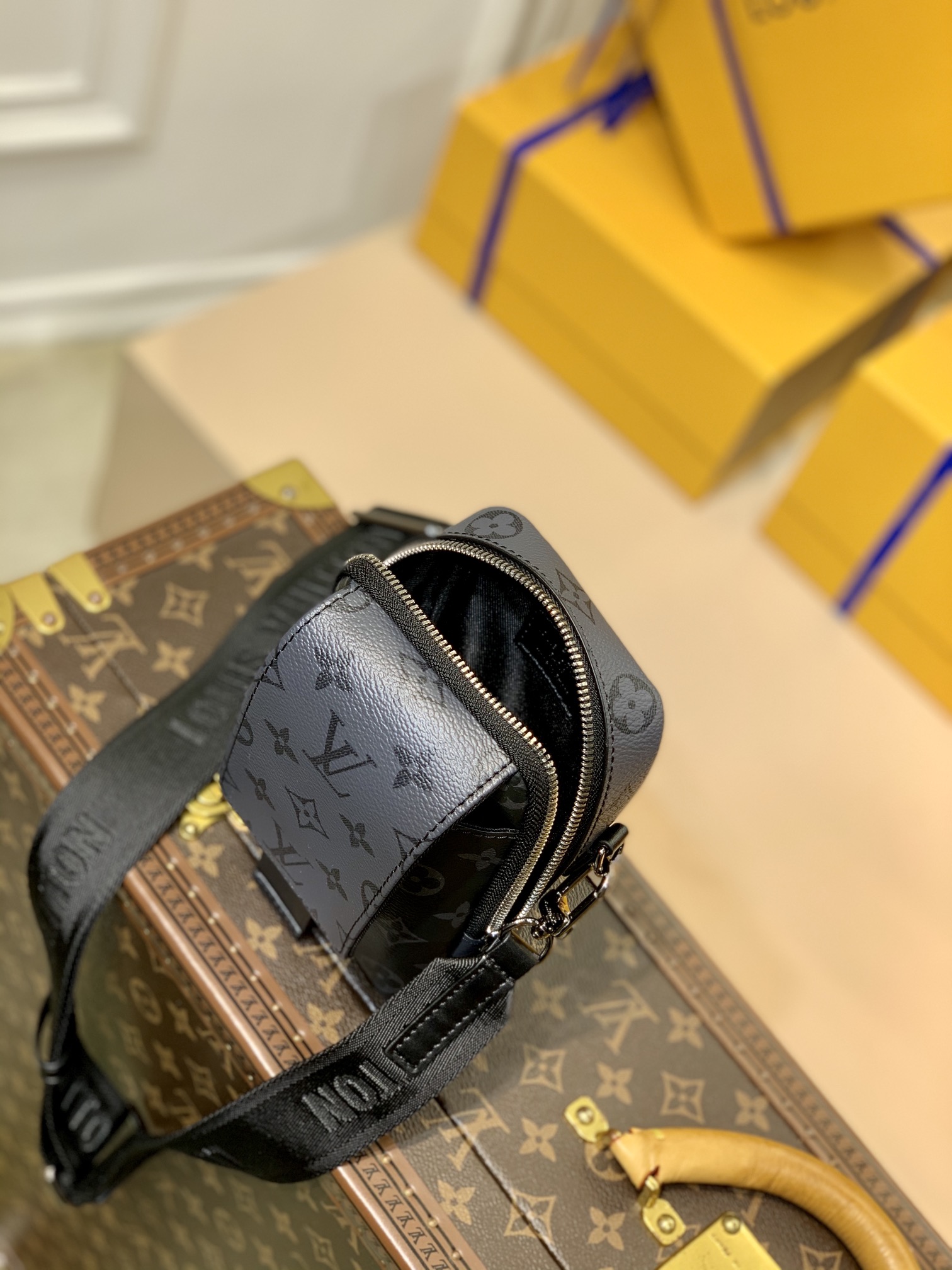 l0*is V*t0n flap double-m81005-11*18*8cm