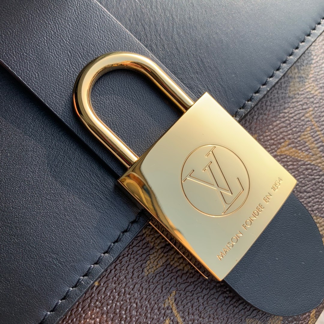 l0*is V*t0n locky bb bag -21* 17.0*8cm