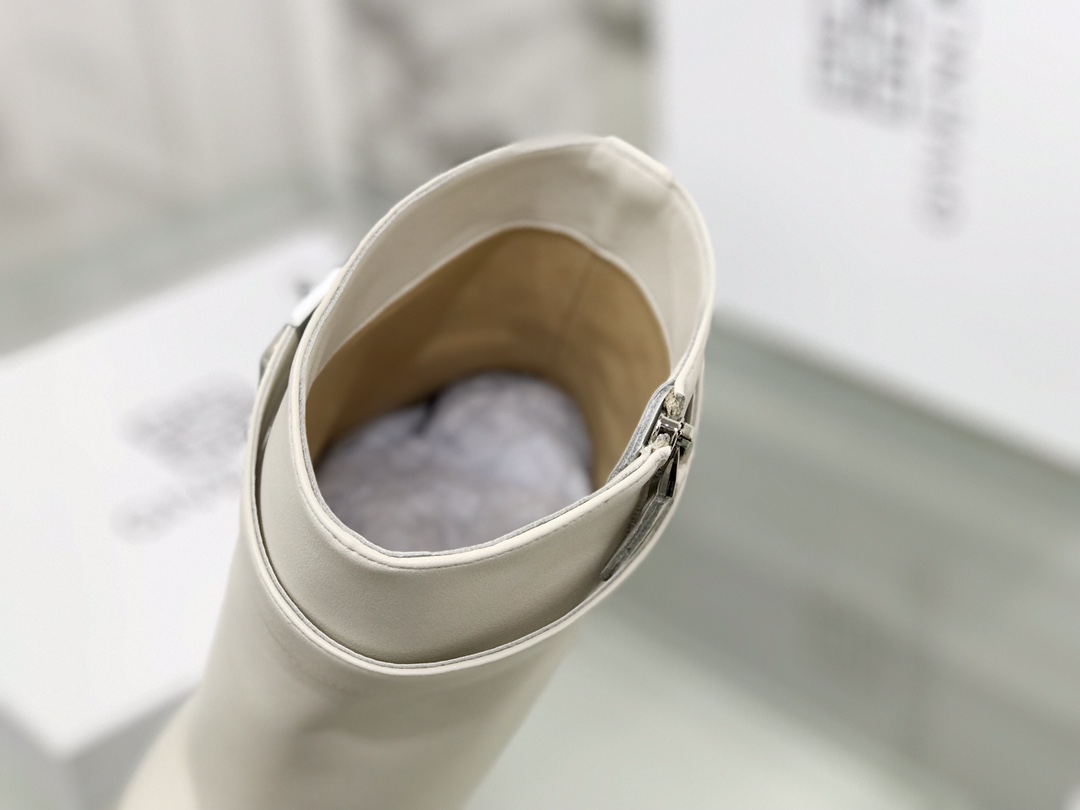 G1uenchy boots(eu35-42)