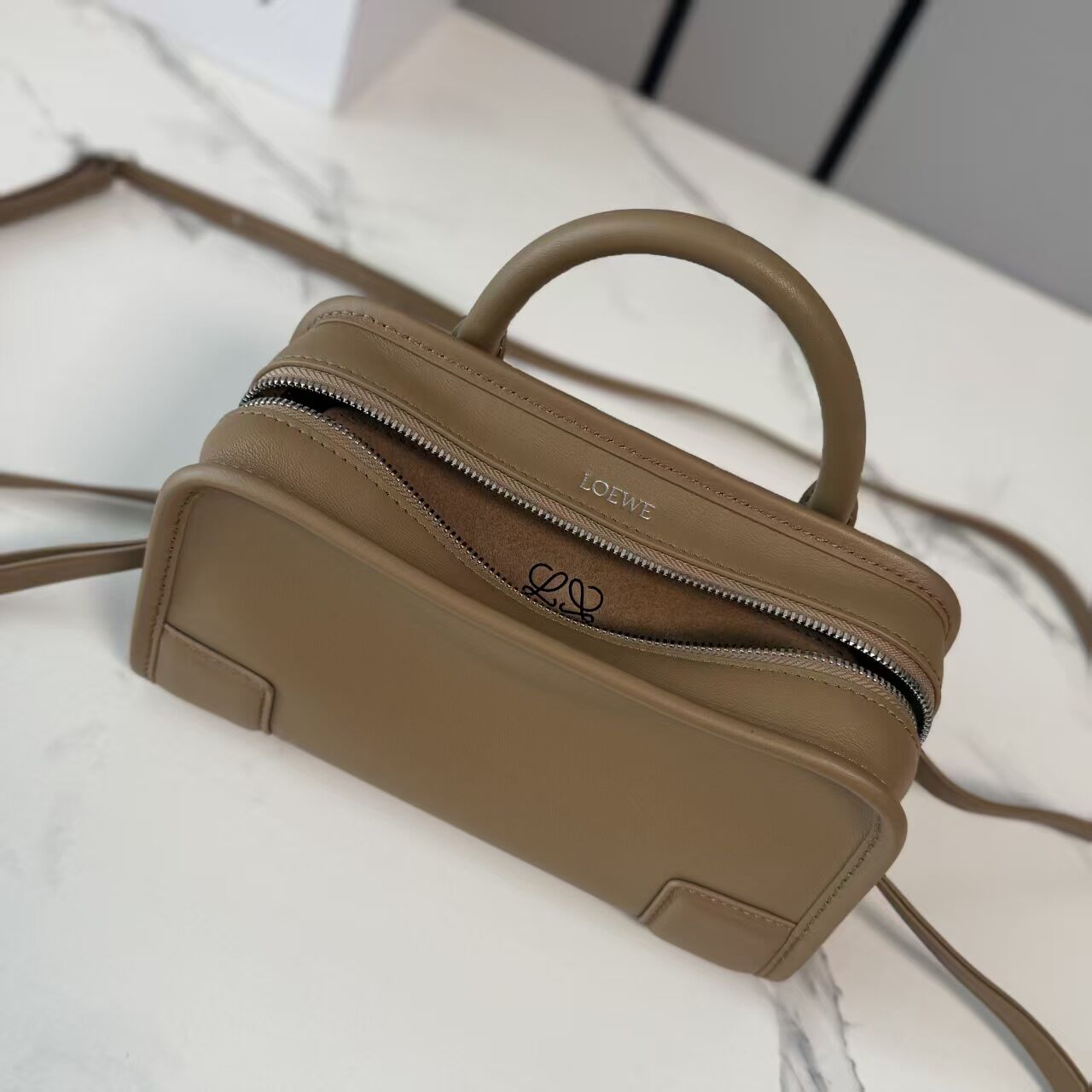 LOE*WE Mini Amazona 180 Tote Bag-20*7*11.5CM