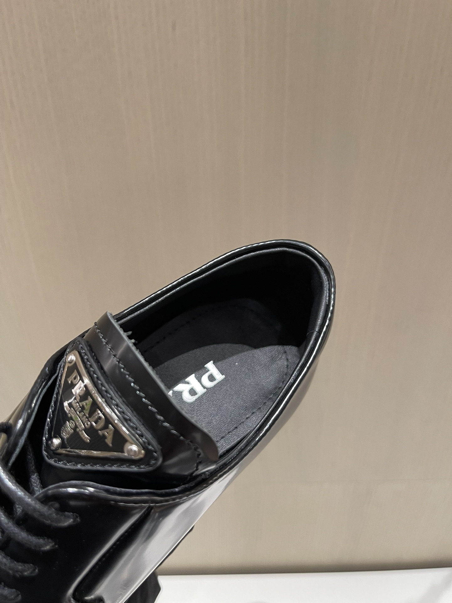 Pra*a loafers 2022ss