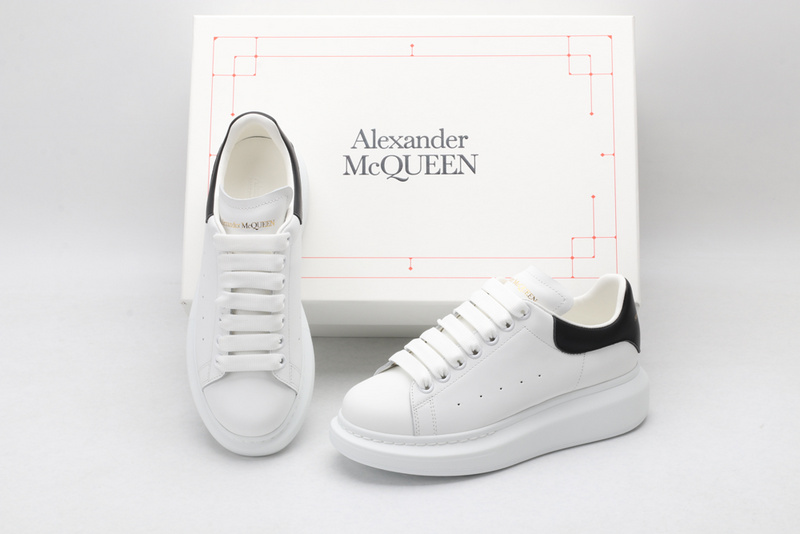 A1exa*der m*q*en sports shoes