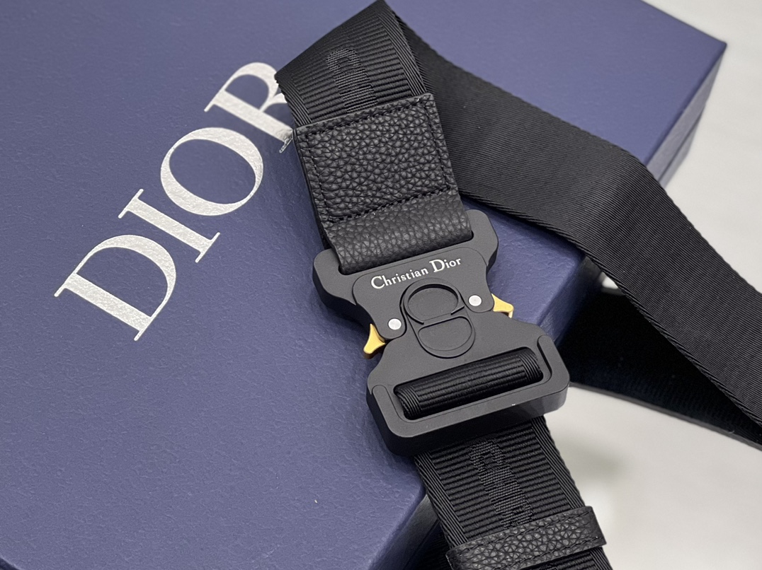 D*or saddle bag-20 x 28.6 x 5cm