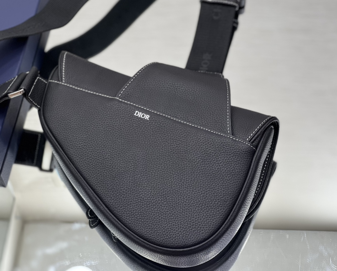 D*or saddle bag-20 x 28.6 x 5cm